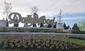 Dollywood is a theme park jointly owned by entertainer dolly parton and herschend family entertainment. A First Timer S Trip To Dollywood