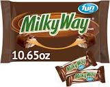 Amazon.com : MILKY WAY Fun Size Milk Chocolate Candy Bars, 10.65 ...