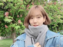 Park shinhye has recently surprised fans with her new look. Park Shin Hye Looks 10 Years Younger With Her Short Hairstyle Kdramastars
