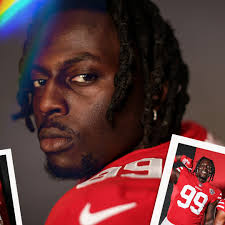 Pose, it's a photo shoot. 📸: https://49rs.co/35y2A8R