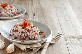 In un abbinamento di successo tra il sapore dolce e leggermente amarognolo del radicchio, e quello intenso e speziato della salsiccia, per un risotto morbido e cremoso, adatto a tutte le occasioni, dalla cena con gli amici al pranzo domenicale in famiglia. Le 10 Migliori Ricette Di Risotto Al Radicchio Provatele Tutte