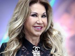 Shania tyra maria geiss, papa robert geiss, mutter carmen geiss und die älteste tochter davina shakira geiss. Carmen Geiss Nach Kurzhaarschnitt Jetzt Auch Noch Neue Haarfarbe Bunte De