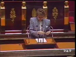 L.), will sich nicht länger öffentlich. Dans Le Retro Mai 1991 Edith Cresson Une Femme Nommee Premier Ministre Le Parisien