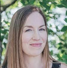 Dina Davidson's Instagram, Twitter & Facebook