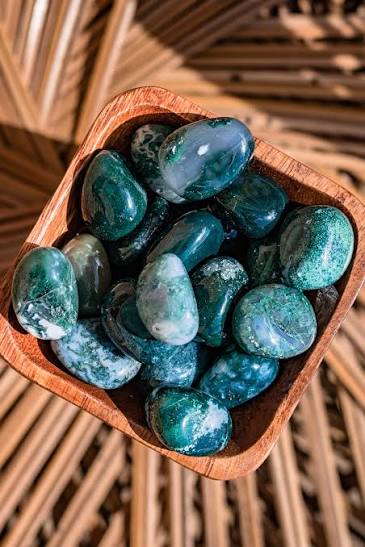 Moss Agate Tumbled Stone – Selene Stone