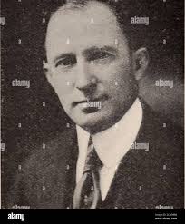 Collier magazine hi-res stock photography and images