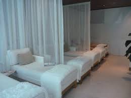 Guests Relax In Lapis Spa S Waiting Area At The Fontainebleau Miami Beach Relaxation Room Spa Lounge Spa Rooms