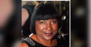 Carolyn Horace's Instagram, Twitter & Facebook