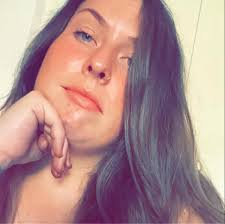 Any at home nail artist that do builder gel manicures?