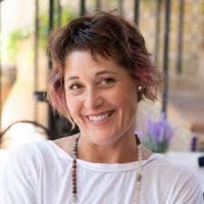 Leaders With A Heart Volume II: Featuring Goosebump-inducing Stories of  Enlightened Souls Discovering Their Gift and Sharing it Around the World  eBook : Lorenzo, Payman, Lee, Jay, Gooden, Mary , Wagner, Kim,