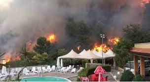 May 25, 2021 · sembrano immagini prese da un film: Abruzzo Altro Incendio A Pescara Brucia La Collina Di San Silvestro Case Evacuate 12 Intossicati