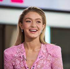 Photos, family details, video, latest news 2021 on zoomboola. Gigi Hadid Shares Throwback Photos Of Her Baby Bump From Pregnancy