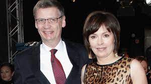 Obwohl günther jauch normalerweise kaum über sein privatleben redet, machte er in der sendung denn sie wissen nicht, was passiert eine. Gunther Jauch Er Und Ehefrau Thea Sind Keine Guten Koche Gala De