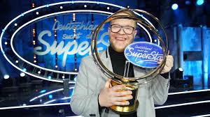 Bei der einblendung einer gewinnspieltafel waren bei zwei kandidaten die telefonendziffern vertauscht worden. Dsds Gewinner 2021 Wer Ist Deutschlands Neuer Superstar Kino De