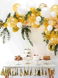 Mais pour un rendu plus déstructuré, comme un. Comment Faire Une Guirlande Et Une Arche De Ballons Comment Faire Une Guirlande Decoration Anniversaire 20ans Decoration Ballon Anniversaire