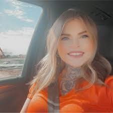 Haley Downs's Instagram, Twitter & Facebook