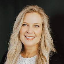 Anna Kimball's Instagram, Twitter & Facebook