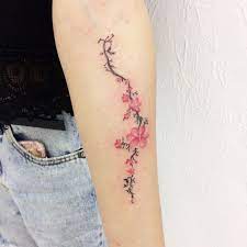 100 Trendy And Irresistible Tattoo Ideas For Girls Tattoobloq Tatuaje De Pulsera Tatuaje De Ramo De Flores Tatuajes Discretos