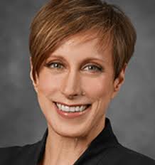 CREW Dallas Members Work Together for Time Efficient Close