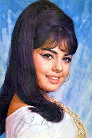 Celebrities Who Defeated Cancer Bollywood Hairstyles Bollywood Makeup Vintage Bollywood