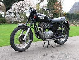 The triumh bonneville t140 is a 750cc, twin cylinder, four stroke, street motorcycle manufactured by triumph during the 1970s. Triumph T140v Bonneville 750 Cc 1978 Catawiki