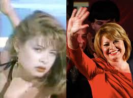 Scott Brown's wife has a curious hand