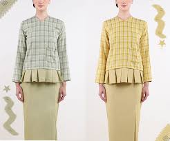 Baju muslim sangat identik dengan busana muslimah untuk wanita. Plaid Pleated Modern Kurung Style Inspiration
