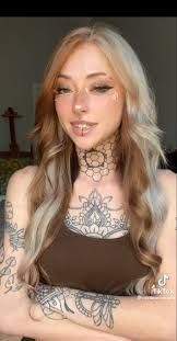 Kylie Lockhart's Instagram, Twitter & Facebook