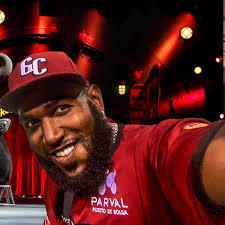 Chuir Gigantes del Cibao grianghraf...