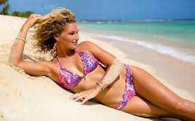 Janni hönscheid und peer kusmagk: Janni Honscheid Janni Honscheid Surfer Model