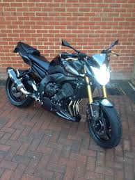 Black And Gold Carbon Fiber Yamaha Fz8 Black Gold Carbon Fibre My Bike Motos De Rua Xj6 Motos Esportivas