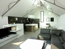 Idee D Amenagement Pour Un Loft En Longueur Amenagement Appartement Architecture D Interieur Deco Maison