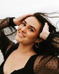 Ashlie Allen's Instagram, Twitter & Facebook