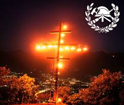 Zu sehen sind an den berghängen traditionellerweise christliche symbole wie kreuze. Alles Bereit Fur Die Herz Jesu Feuer Geschichte Und Tradition Tgr Tagesschau