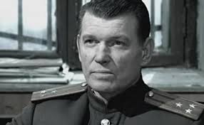 Юрий лахин — выпусник свердловского театрального училища, играл на сцене «сатирикона», театра на покровке и в свердловском драматическом театре. Fwhvcodjr025xm
