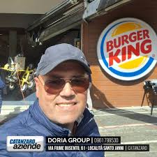 Doria Group nasce dall'intraprendenza di Alberto Doria. Il suo cammino  s'intreccia con sacrifici, decisioni coraggiose e ostacoli superati con  tenacia, sorretto costantemente dal ricordo ispiratore del padre, guida  insostituibile, e da una