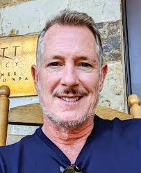 Carolyn Behrens's Instagram, Twitter & Facebook