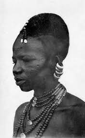 Africa Portrait Of A Toucouleur Fula Woman French Sudan Now Mali Scanned Photographic Postcard Coll La Coiffure Beaute Africaine Coiffure Africaine