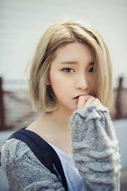 Similar to the ombre hair, asian hair with blonde highlights is another safe route to take for hair coloring newbies. How To Say Blonde In Japanese Jina Bacarr Infosuba Org