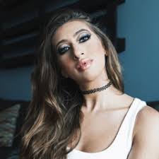 Lexi Newman's Instagram, Twitter & Facebook