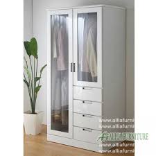 Sebelum anda memilih lemari baju yang minimalis maka sebaiknya perhatikan terlebih dahulu luas kamar yang tersisa untuk tempat lemari. Lemari Pakaian Minimalis Modern Bold Allia Furniture