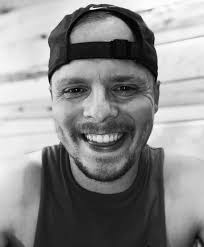 hey friend, (👋🏻) i hope all is well with you. if you're having a good  day, awesome sauce. keep it up. cherish it. embrace it. take heart. if  you're going through a