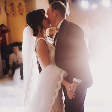 Die 45 Schonsten Lieder Zur Trauung Fotoalbum Gofeminin Lieder Hochzeit Lieder Fur Die Trauung Hochzeit