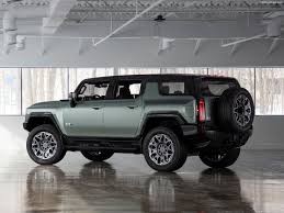 It borrows much of the technology of its larger, truck brother but packs it in a smaller, more capable rig. Gmc Hummer Ev Suv 2024 Pictures Information Specs