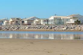 132 de chalets et gites à gruissan pour des vacances. Chalet Pour 4 5 Personnes Plage Des Chalets A Gruissan Unterkunfte La Narbonnaise