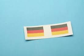 Er tyskland ditt favorittland av en spesiell grunn og du vil gi ekstra støtte, da er et tysk flagg en selvfølgelighet å ha i beredskap der hjemme. Tysk Flagg 2 6 X 4 Cm