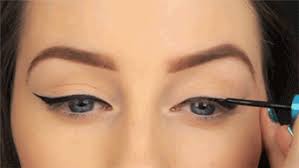 There is a step wise description of kajal application. How To Apply Eyeliner For Beginners Step By Step Tutorial And Tips