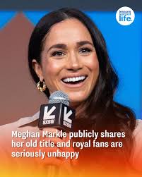 People were quick to spot her using the controversial name 😮