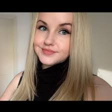 Lauren Davidson's Instagram, Twitter & Facebook