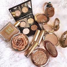 Fatima Beauty On Instagram Gold Highlighters Repost From Fromsandyxo Makeup Brands List Makeup Brands Best Makeup Products